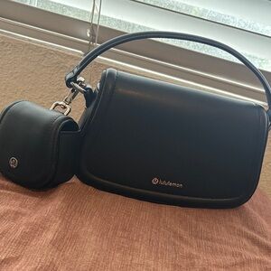 Lululemon cactus leather bag Crossbody. Brand new condition never worn. No tags.